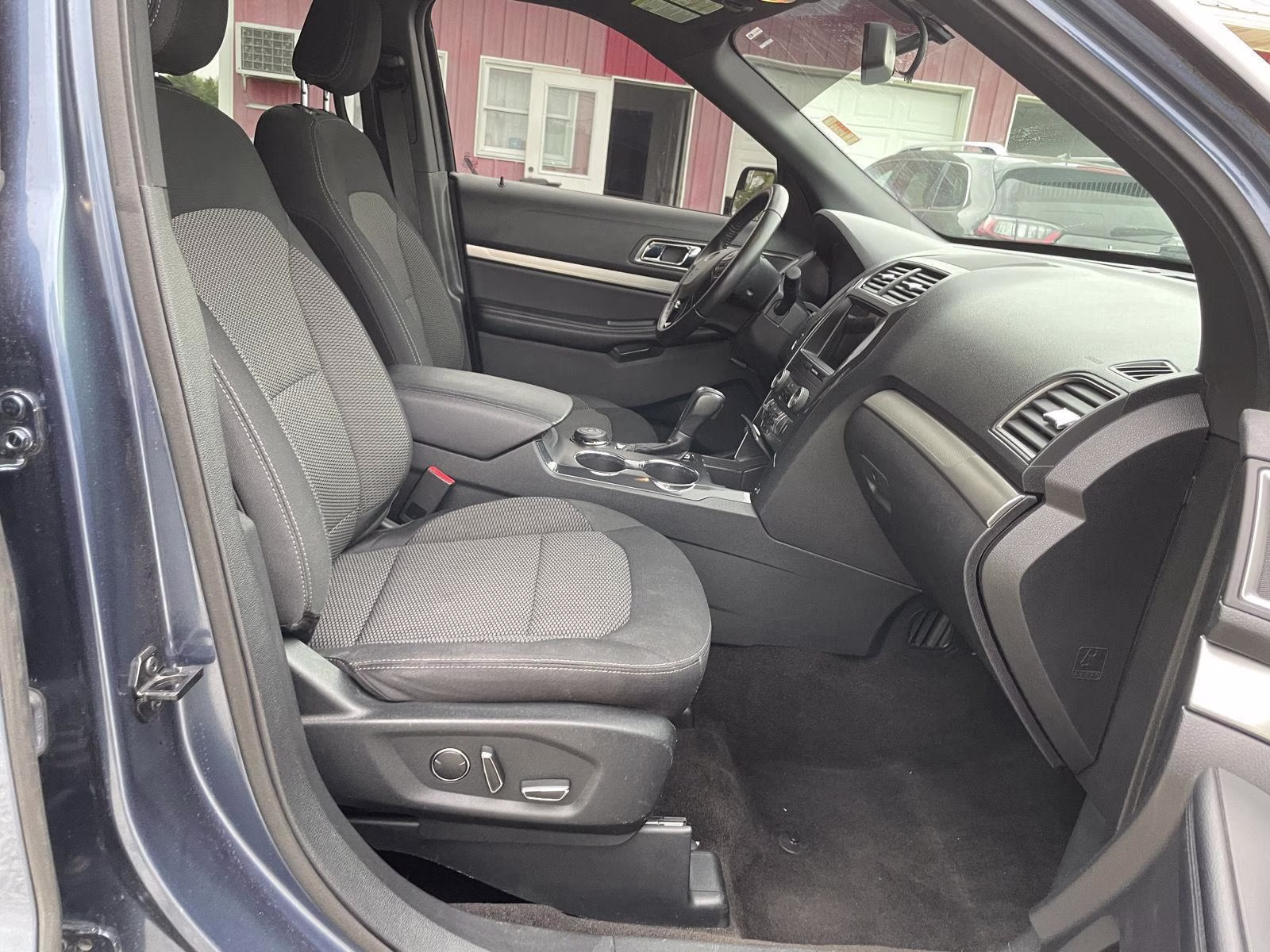 2018 Blue Ford Explorer XLT 4X4 SUV
