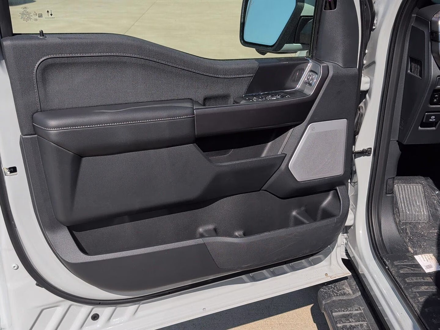 2026 Avalanche Gray Ford F-150 LARIAT 4X4 Truck