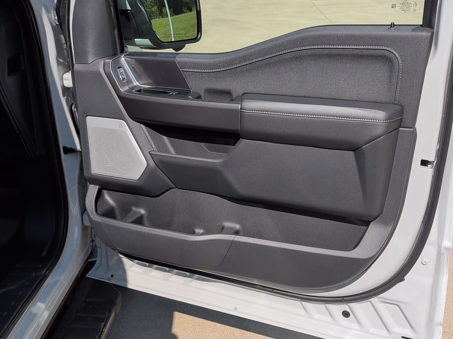 2026 Avalanche Gray Ford F-150 LARIAT 4X4 Truck