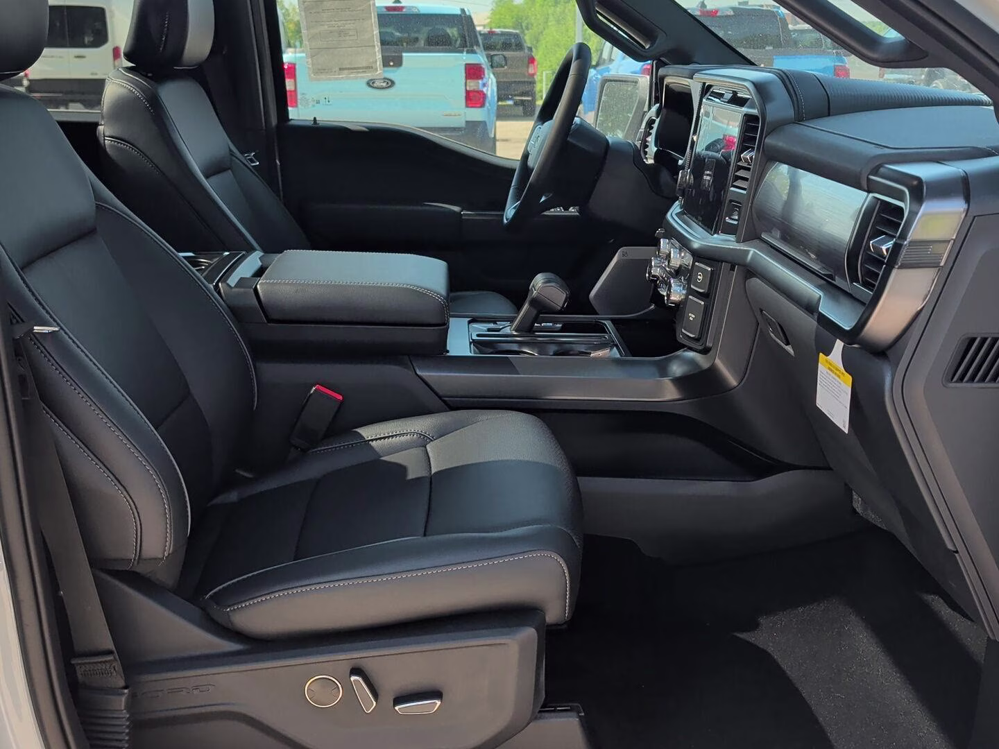 2026 Avalanche Gray Ford F-150 LARIAT 4X4 Truck