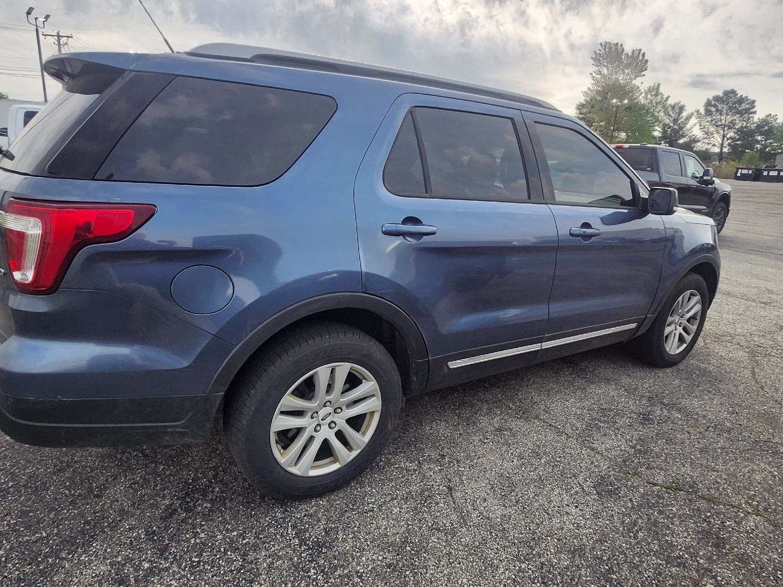 2018 Blue Ford Explorer XLT 4X4 SUV