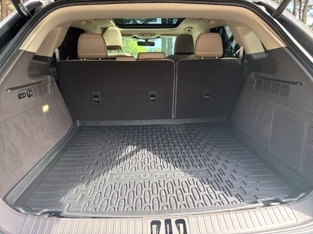 2022 Pristine White Metallic Tri-Coat Lincoln Nautilus Reserve FWD SUV