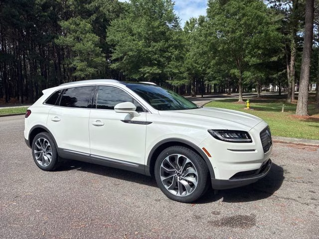 2022 Pristine White Metallic Tri-Coat Lincoln Nautilus Reserve FWD SUV