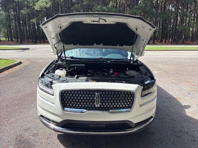2022 Pristine White Metallic Tri-Coat Lincoln Nautilus Reserve FWD SUV