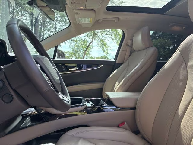 2022 Pristine White Metallic Tri-Coat Lincoln Nautilus Reserve FWD SUV
