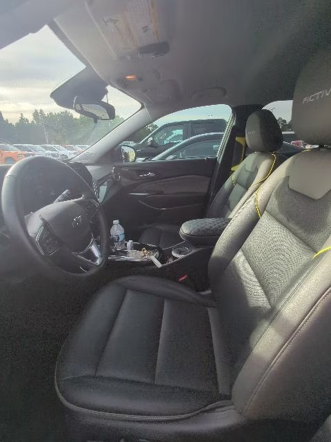 2025 Summit White Chevrolet Trax ACTIV FWD SUV