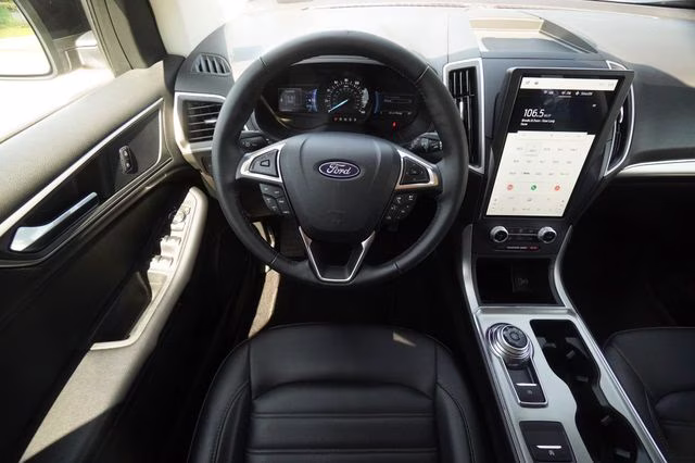 2022 Agate Black Metallic Ford Edge SEL AWD SUV