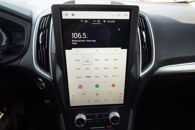 2022 Agate Black Metallic Ford Edge SEL AWD SUV