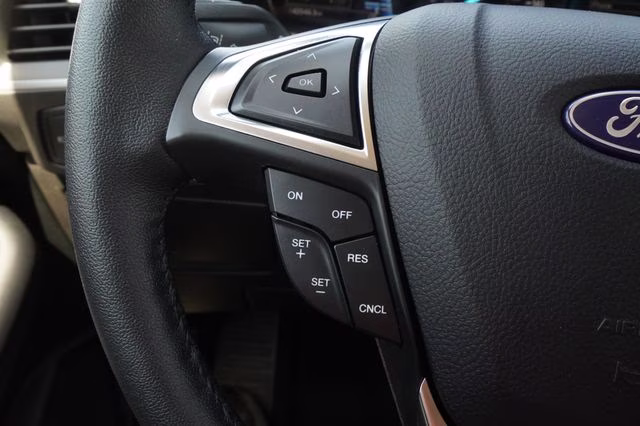 2022 Agate Black Metallic Ford Edge SEL AWD SUV
