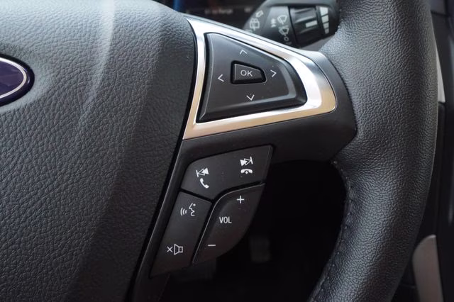 2022 Agate Black Metallic Ford Edge SEL AWD SUV