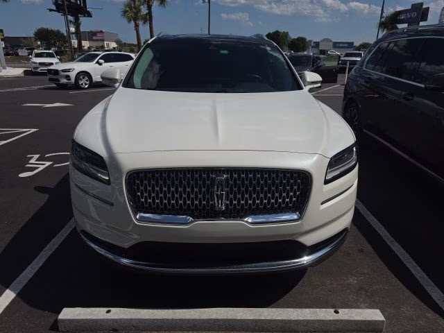 2022 White Metallic Lincoln Nautilus Reserve FWD SUV