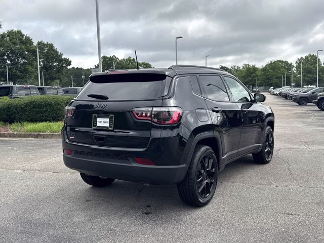 2026 Diamond Black Crystal Pearlcoat Jeep Compass Latitude Altitude 4X4 SUV