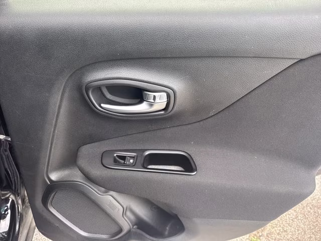 2021 Black Clearcoat Jeep Renegade Latitude FWD SUV
