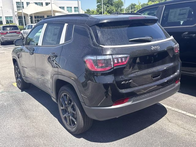 2026 Diamond Black Crystal Pearlcoat Jeep Compass Latitude Altitude 4X4 SUV