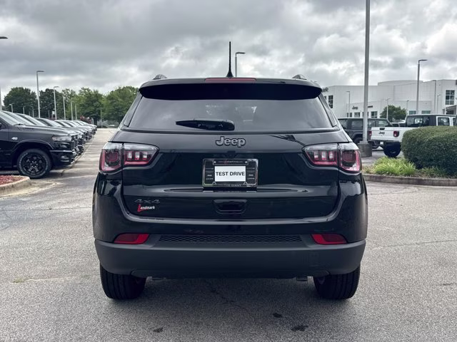 2026 Diamond Black Crystal Pearlcoat Jeep Compass Latitude Altitude 4X4 SUV