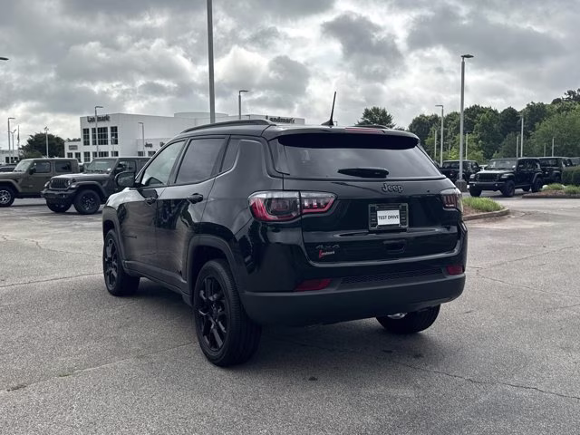 2026 Diamond Black Crystal Pearlcoat Jeep Compass Latitude Altitude 4X4 SUV