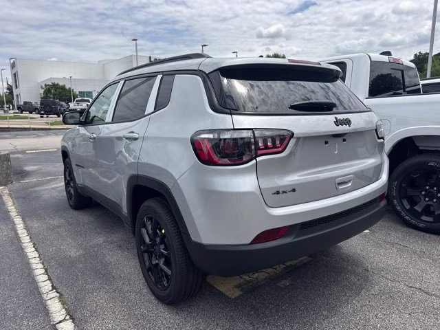 2026 Silver Zynith Metallic Clearcoat Jeep Compass Latitude Altitude 4X4 SUV