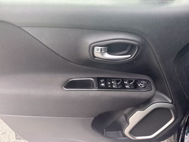 2021 Black Clearcoat Jeep Renegade Latitude FWD SUV