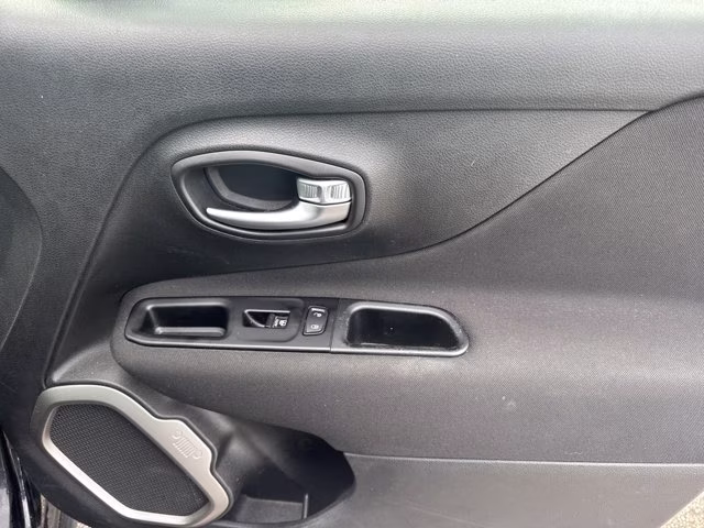 2021 Black Clearcoat Jeep Renegade Latitude FWD SUV