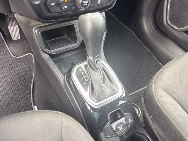 2021 Black Clearcoat Jeep Renegade Latitude FWD SUV