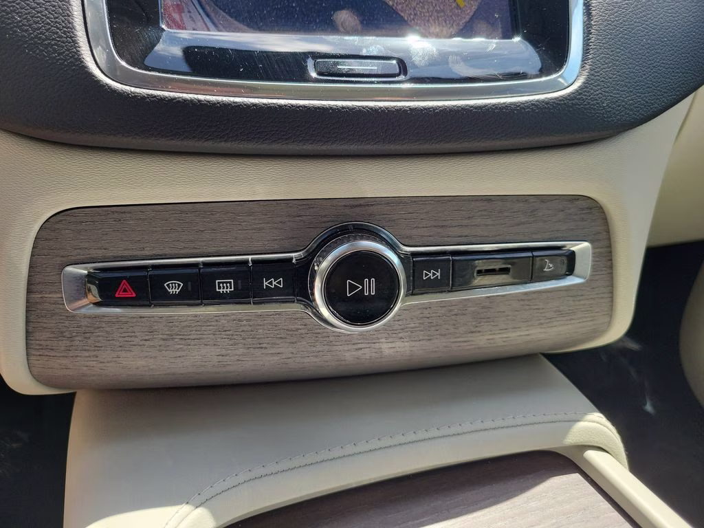 2023 Thunder Grey Metallic Volvo XC90 Ultimate AWD SUV