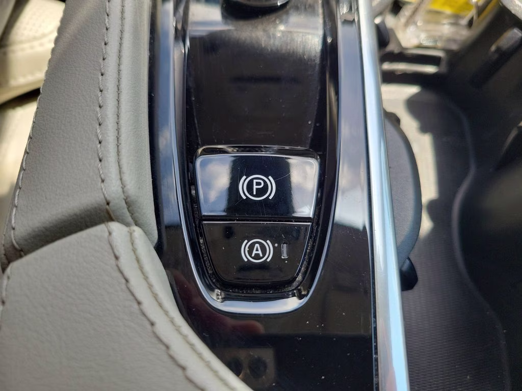 2023 Thunder Grey Metallic Volvo XC90 Ultimate AWD SUV