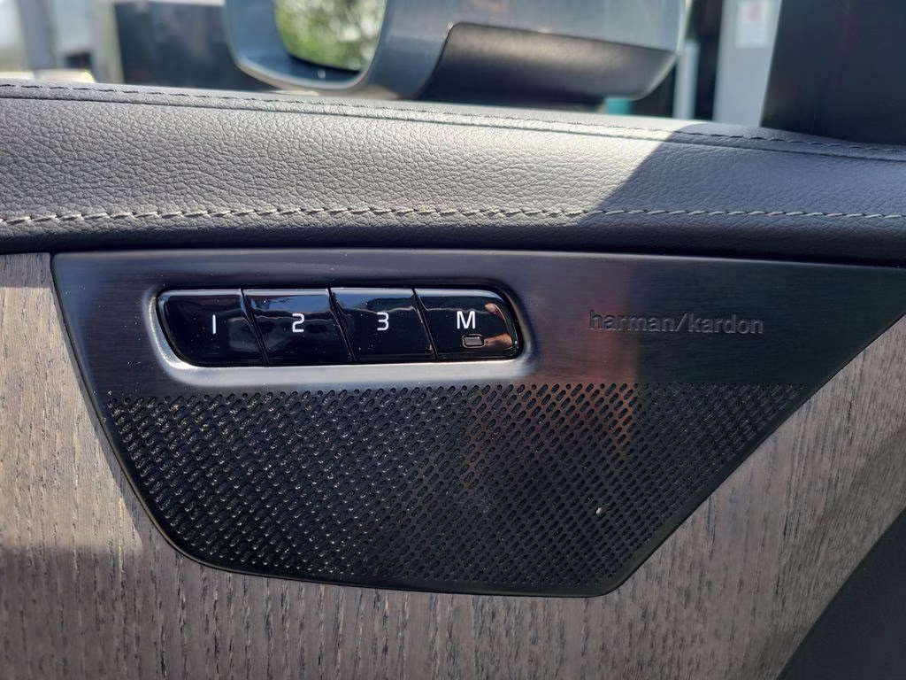 2023 Thunder Grey Metallic Volvo XC90 Ultimate AWD SUV