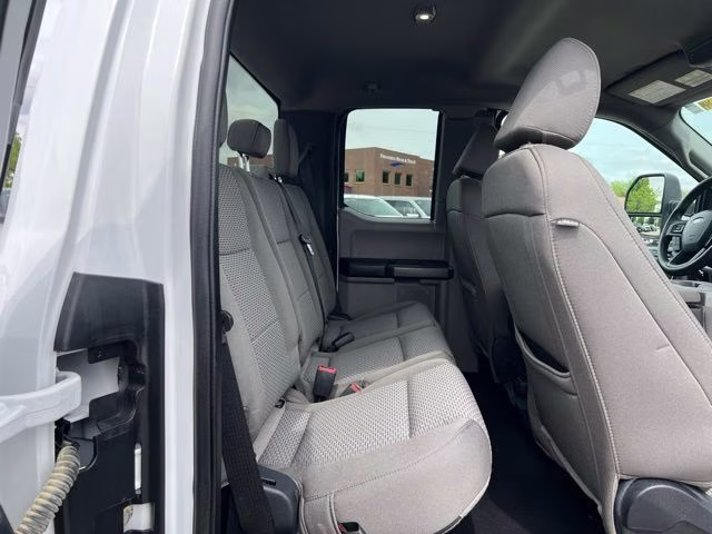 2022 Oxford White Ford Super Duty F-350 SRW XLT 4X4 Truck
