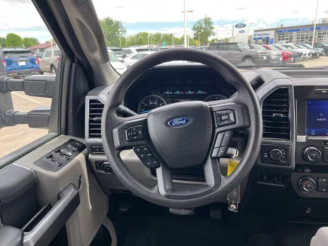2022 Oxford White Ford Super Duty F-350 SRW XLT 4X4 Truck