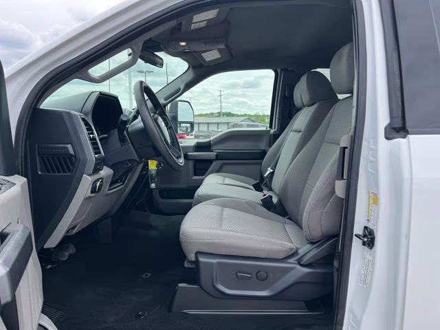 2022 Oxford White Ford Super Duty F-350 SRW XLT 4X4 Truck