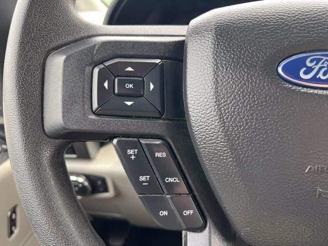 2022 Oxford White Ford Super Duty F-350 SRW XLT 4X4 Truck