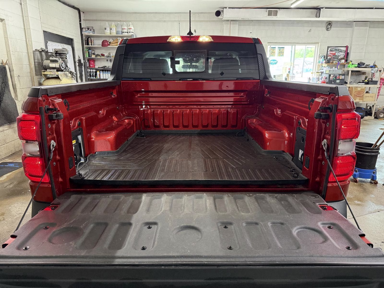 2023 Hot Pepper Red Metallic Tinted Clearcoat Ford Maverick XLT AWD Truck