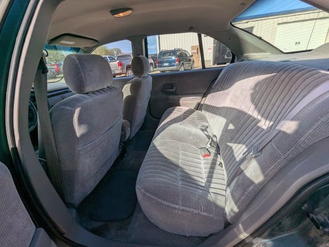 2001 Chevrolet Lumina Base FWD Sedan