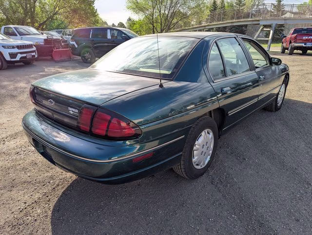 2001 Chevrolet Lumina Base FWD Sedan