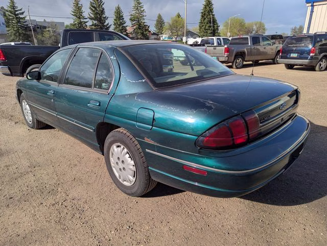 2001 Chevrolet Lumina Base FWD Sedan