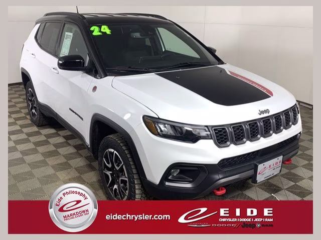 2024 Bright White Clearcoat Jeep Compass Trailhawk 4X4 SUV