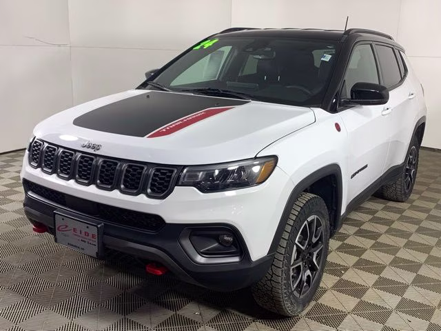 2024 Bright White Clearcoat Jeep Compass Trailhawk 4X4 SUV