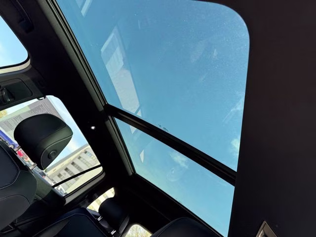 2023 Opal White Pearl Volkswagen Tiguan 2.0T SE R-Line Black AWD SUV