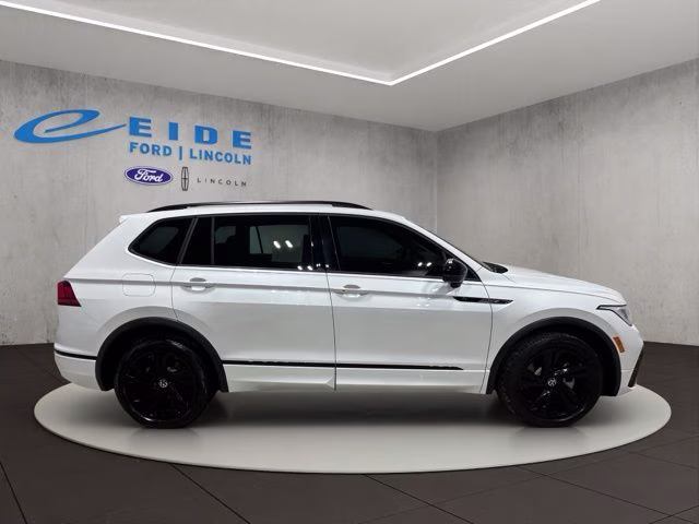 2023 Opal White Pearl Volkswagen Tiguan 2.0T SE R-Line Black AWD SUV