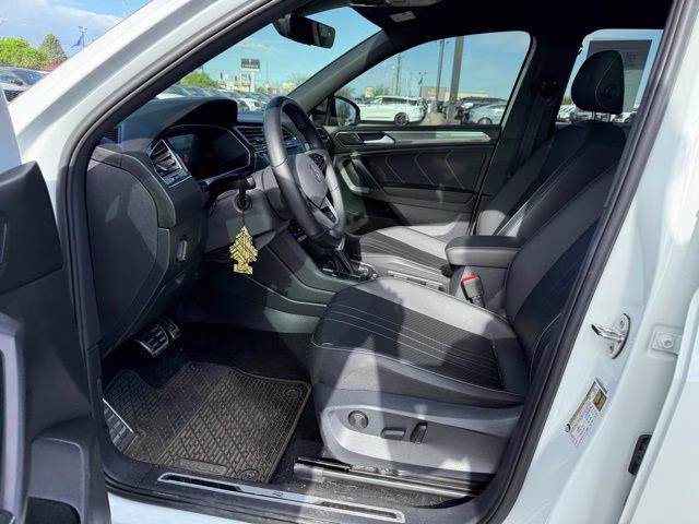 2023 Opal White Pearl Volkswagen Tiguan 2.0T SE R-Line Black AWD SUV