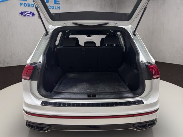 2023 Opal White Pearl Volkswagen Tiguan 2.0T SE R-Line Black AWD SUV