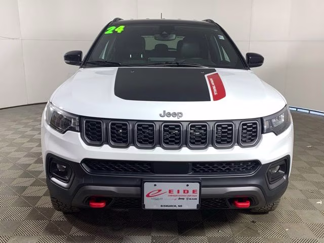 2024 Bright White Clearcoat Jeep Compass Trailhawk 4X4 SUV