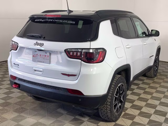 2024 Bright White Clearcoat Jeep Compass Trailhawk 4X4 SUV
