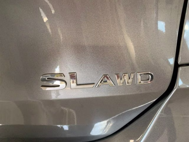 2018 Gun Metallic Nissan Rogue SL AWD SUV