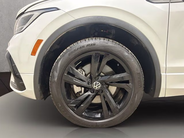 2023 Opal White Pearl Volkswagen Tiguan 2.0T SE R-Line Black AWD SUV