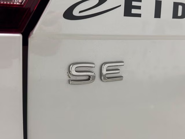 2023 Opal White Pearl Volkswagen Tiguan 2.0T SE R-Line Black AWD SUV