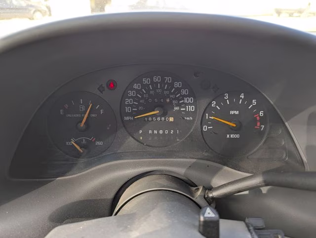 2001 Chevrolet Lumina Base FWD Sedan