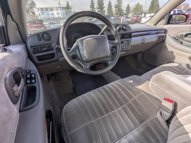 2001 Chevrolet Lumina Base FWD Sedan