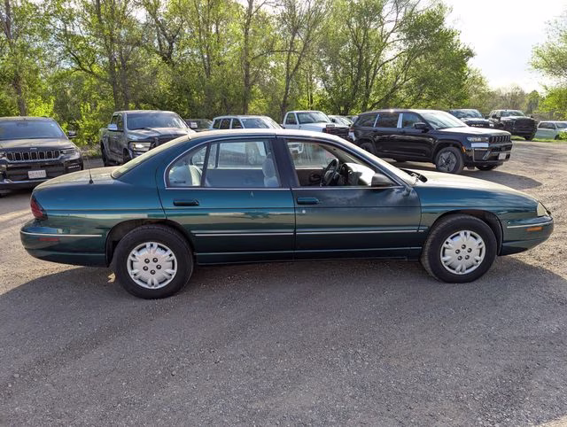 2001 Chevrolet Lumina Base FWD Sedan