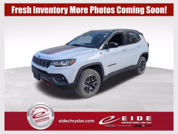 2024 Bright White Clearcoat Jeep Compass Trailhawk 4X4 SUV